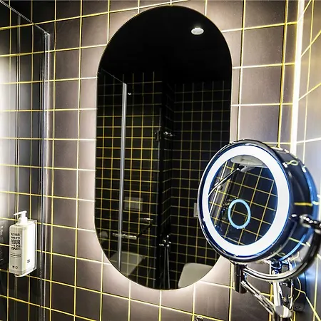 Ibis Center Готель *